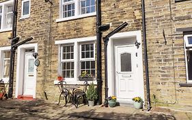 4 Pulmans Place